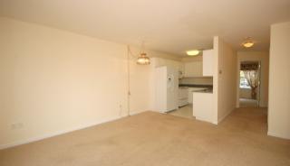 135 Town Center Dr, Warren, NJ 07059-5698