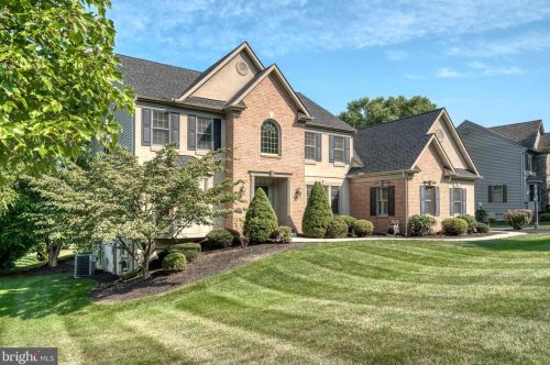 1329 Jasmine Ln, Lancaster, PA 17601-7132