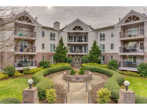 15510 Knott St, Portland OR  97230-8708 exterior