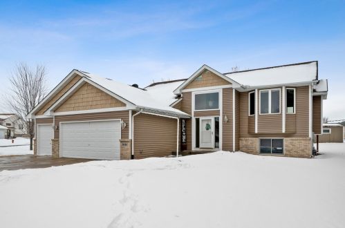 1048 Prairie Ridge Ln, Lester Pr, MN 55354-7985
