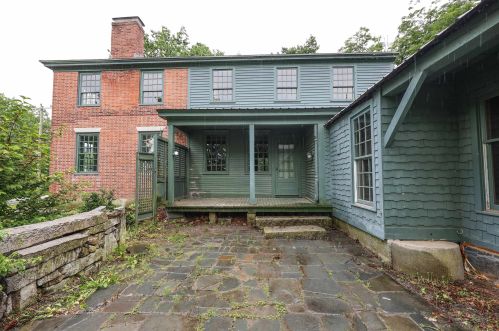 676 Western Ave, Henniker, NH 03242-3490