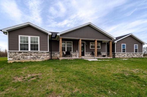 2536 Moorefield Rd, Springfield OH  45502-8209 exterior