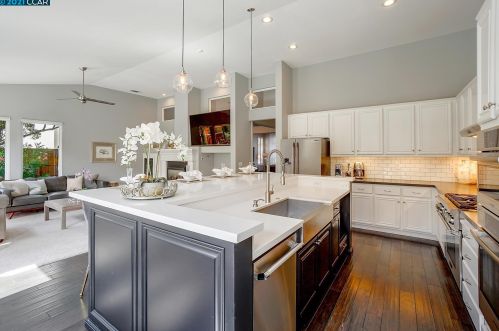 1046 Rolling Woods Way, Concord CA  94521-5400 exterior