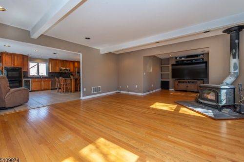 60 Woodland Rd, Dover NJ  07869-4136 exterior