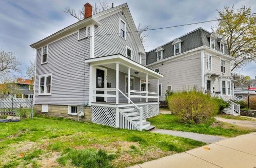 39 6th St, Dover, NH 03820-3019
