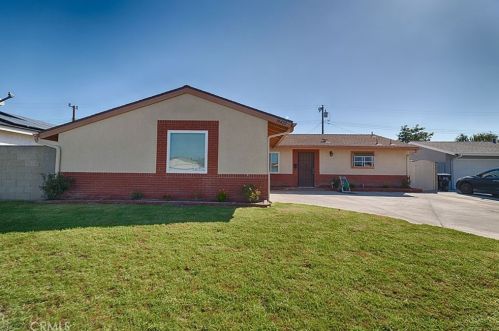 10422 Ponder St, Cypress, CA 90630-4462