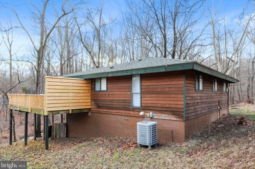 4 Pileated Woodpecker Ln, Hedgesville WV  25427-6232 exterior