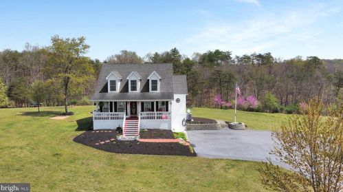 102 Odell Rd, Hedgesville, WV 25427-3437