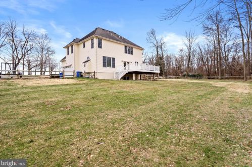 71 Mill Ln, Columbus, NJ 08022-1940