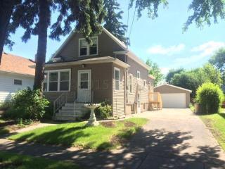 1021 12th St, Fargo ND  58103-6038 exterior