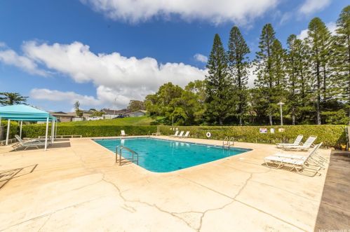 2450 Aha Aina Pl, Honolulu HI  96821-1047 exterior