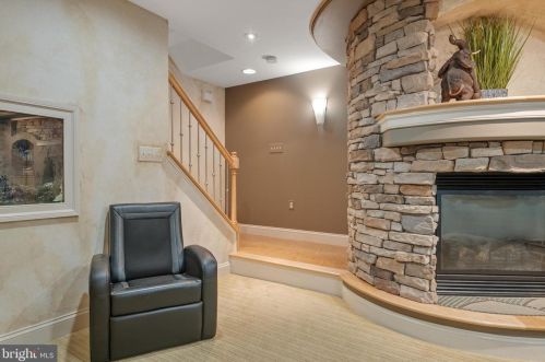 1827 Krystle Dr, Lancaster PA  17602-4149 exterior