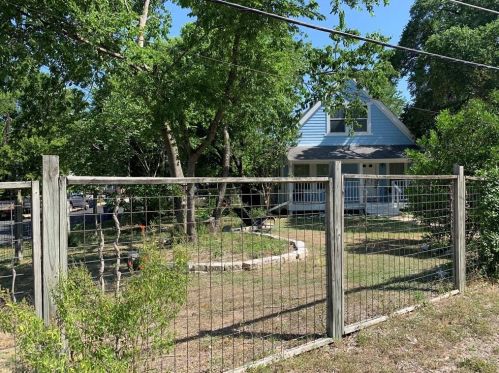 2924 13th St, Austin TX  78702-2429 exterior