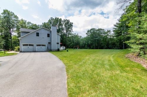 42 Seaverns Bridge Rd, Amherst, NH 03031-2115