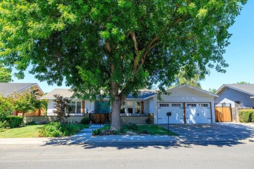 1301 Turquoise Dr, Modesto, CA 95355-3948