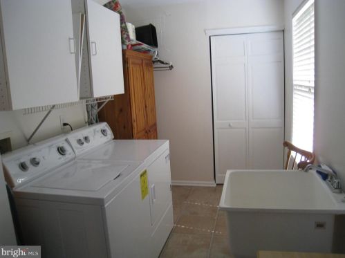 259 Mount Laurel Rd, Mount Laurel NJ  08054-9557 exterior