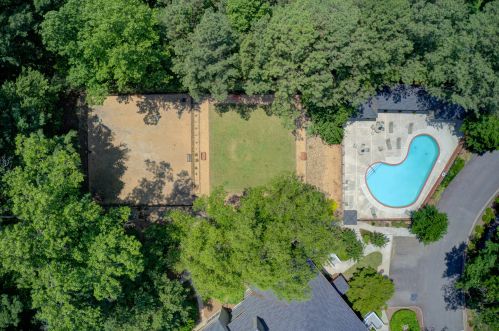 802 Camden Ct, Atlanta GA  30327-4274 exterior