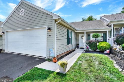 63 Hagarman Dr, York, PA 17408-4549