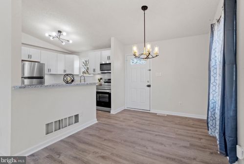 8335 Collins Ave, Camden NJ  08109-3568 exterior