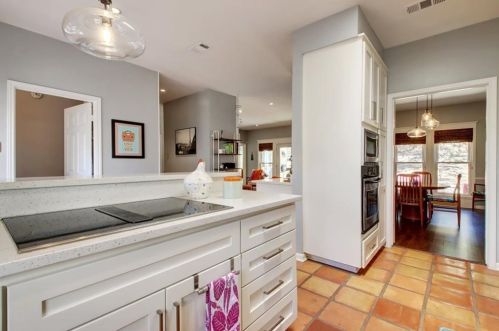 6904 Dogwood Holw, Austin TX  78750-8213 exterior
