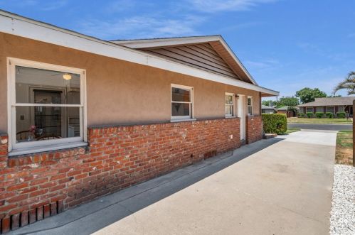 4166 Beechwood Pl, Riverside CA  92506-1151 exterior