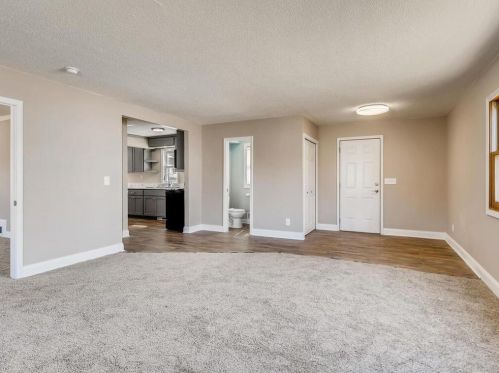 1427 Hazel St, Saint Paul MN  55119-4220 exterior