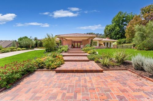 1025 Oak Canyon Ln, Glendora, CA 91741-2257