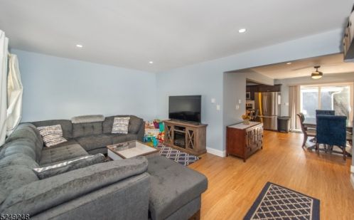 13 Locust Trl, Parsippany, NJ 07834-1516