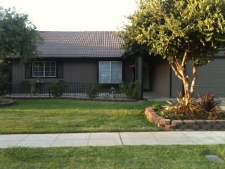2221 Sierra Ave, Clovis, CA 93611-0661