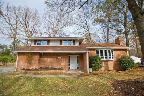 103 Lotz Dr, Yorktown, VA 23692-2134