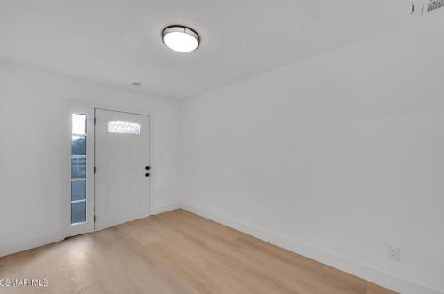 3096 Reservoir Dr, Simi Valley CA  93065-1001 exterior