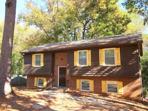 1759 Hunting Crk Ln, Conyers GA  30013-1741 exterior