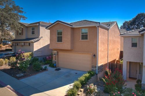 704 Loomis Cir, Folsom, CA 95630-6924