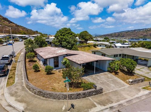 909 Aipo St, Honolulu HI  96825-2521 exterior