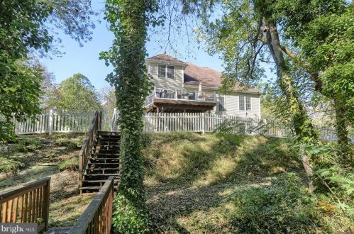 101 Shatto Dr, Carlisle PA  17013-2120 exterior