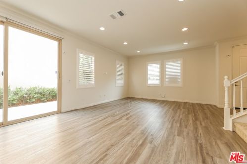 154 Pathway, Irvine CA  92618-8846 exterior