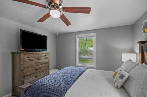 338 Camp Dixie Rd, Glocester RI  02859-2807 exterior