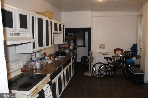 431 Strawberry St, Lancaster PA  17602-4464 exterior