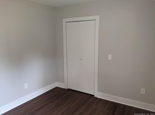 36 Catlin Pl, Huntington CT  06484-4404 exterior