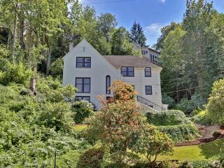 2966 Cornell Rd, Portland, OR 97210-2743