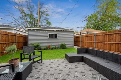 1616 Hamlin Ave, Chicago IL  60647-4608 exterior