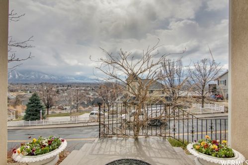 1730 Spring Oaks Dr, Springville, UT 84663-2703