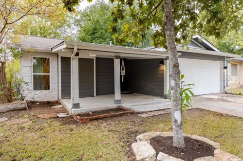 4601 Candletree Ln, Austin TX  78744-4403 exterior