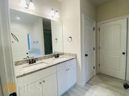 24 Price Dr, Locust Grove GA  30248-2540 exterior