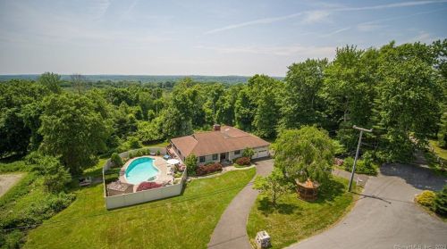 25 Spruce Dr, Wilton, CT 06897-2724