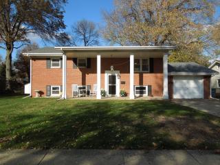 2211 Warwick Dr, Springfield, IL 62704-4149