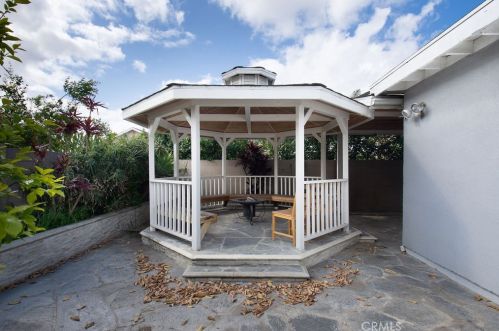 1332 Pembrooke Ln, Anaheim CA  92804-5434 exterior