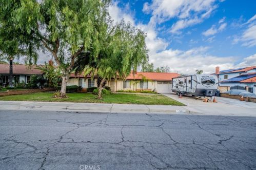 550 Galway St, Rialto, CA 92377-4573