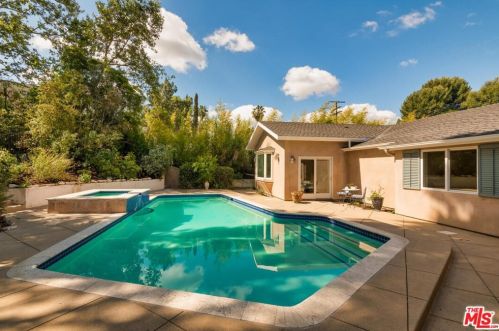 3732 Sapphire Dr, Van Nuys, CA 91436-4236