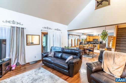 2 Cove Cir, Bybee, VA 22963-2015